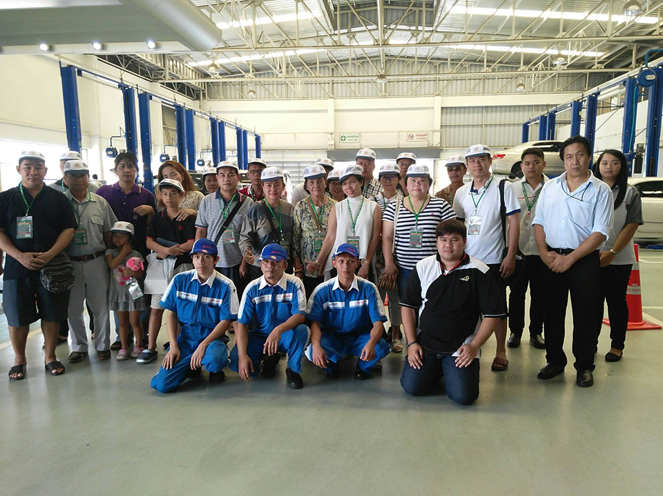 เปิดบ้านชมศูนย์ร่วมทำจิตอาสาพร้อมได้ร่วมกันปั้น EM Ball วันที่ 18 พฤศจิกายน 2560